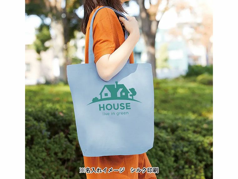 キャンバスデイリートート(ML) カラーの名入れイメージと肩かけ