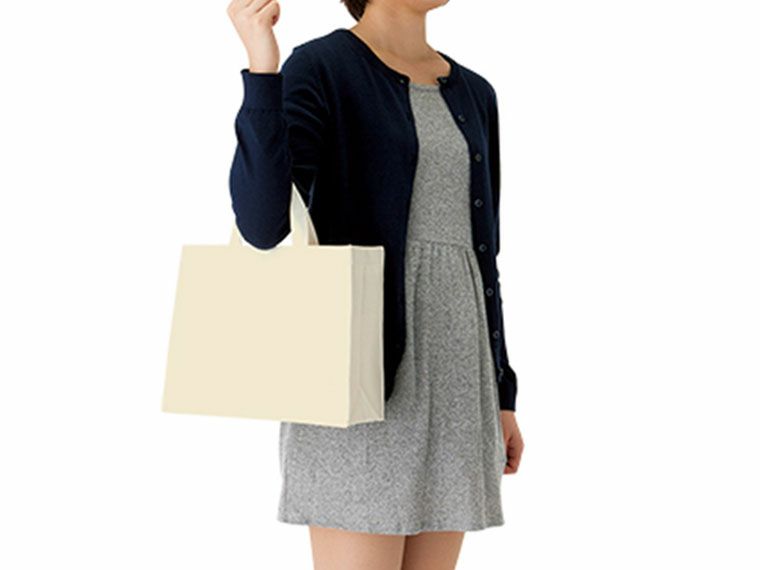 手提げにしたユーティリティバッグ(M)ワイド