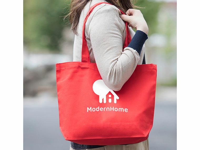 キャンバスアーバントートカラーの肩掛けイメージ