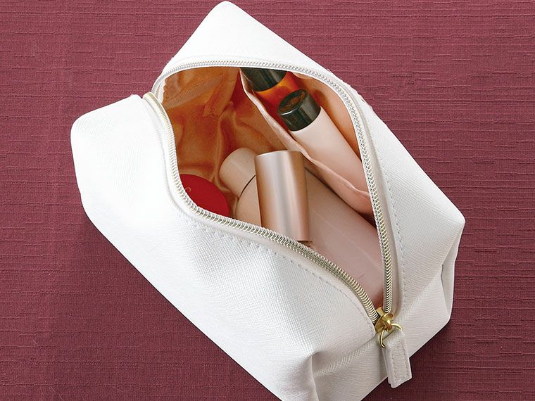 クラルテ・ボックスポーチの使用イメージ画像