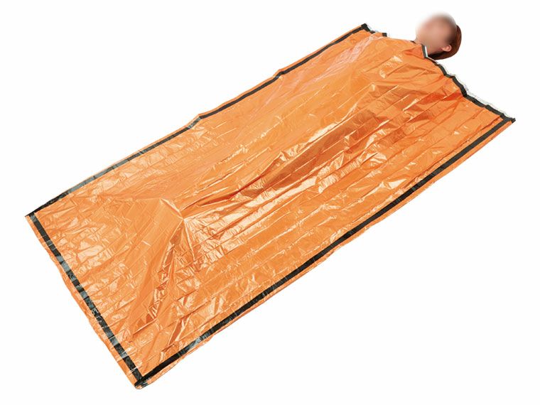 静音アルミ寝袋(オレンジ)の使用イメージ画像