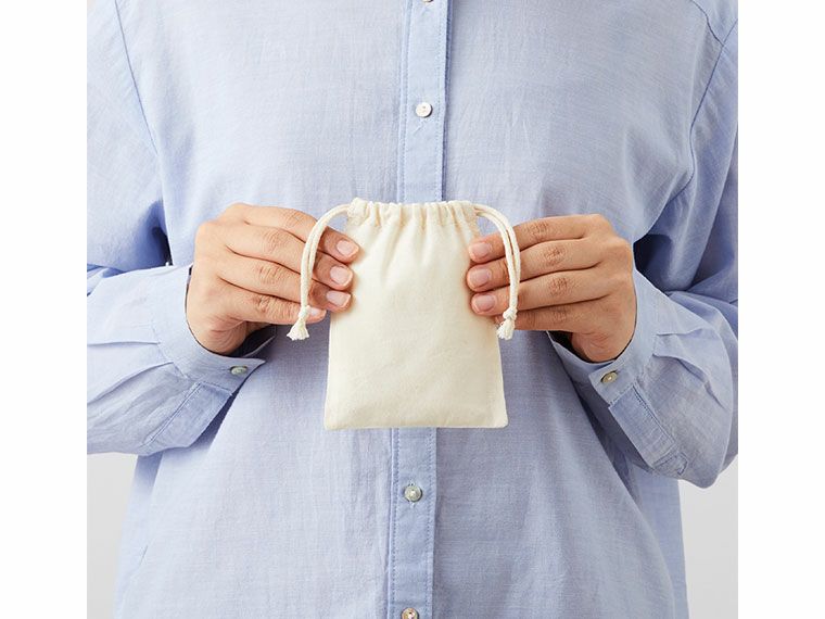 コットン巾着(SS)ナチュラルを持っている