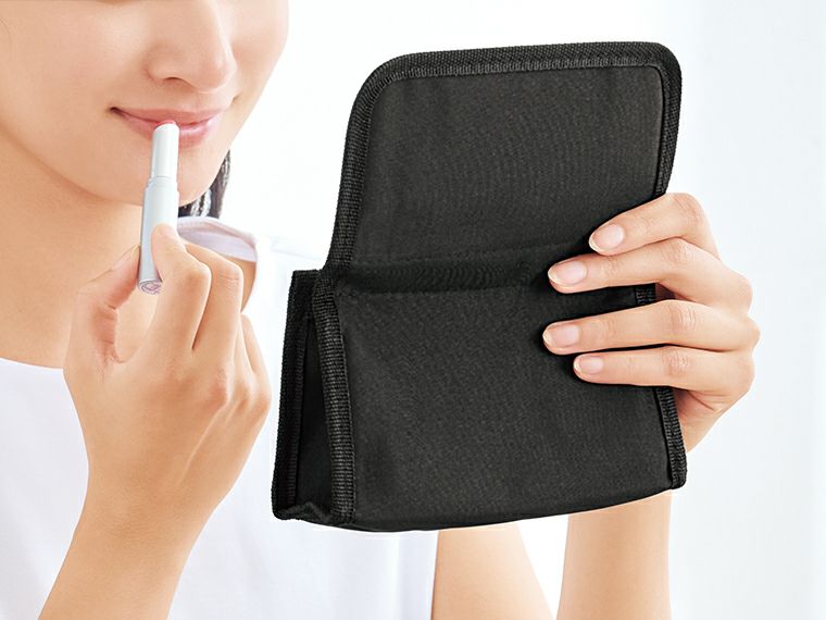 エルトラッド・ゴールドミラー付きポーチの背面