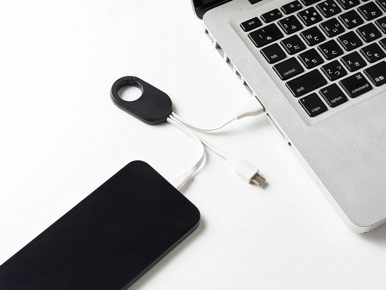 カラビナマルチUSBケーブルの使用イメージ画像