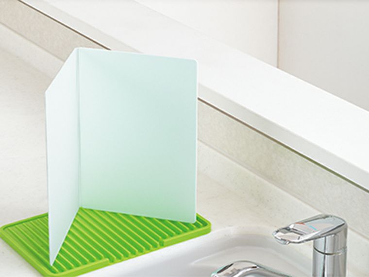 たためる まな板を立てて乾燥