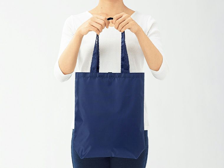 プレント ポケットインエコバッグの手持ち画像