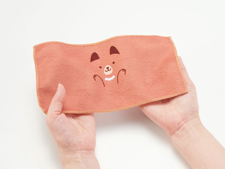 おめかしアニマル　ハーフハンカチタオルのサイズ感