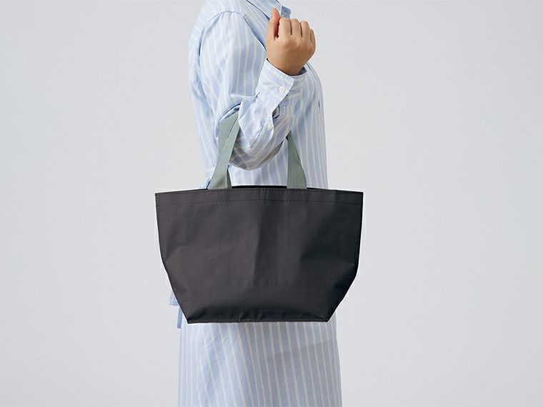 デイリーレジャートート（M）の手持ち画像