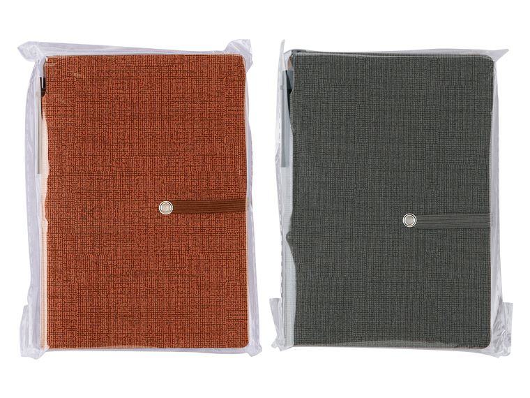 ハードタイプカバーA6ノート（付箋付き）のパッケージ姿