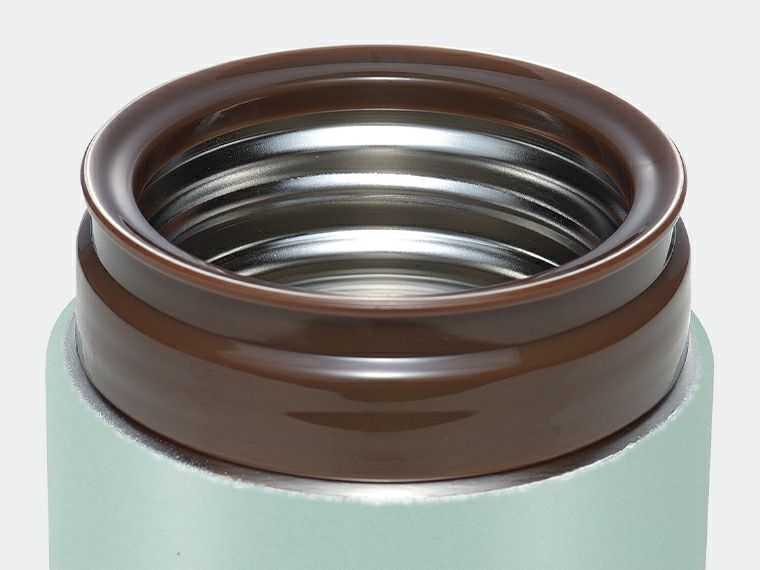 熱くなりにくい飲み口カバー付き