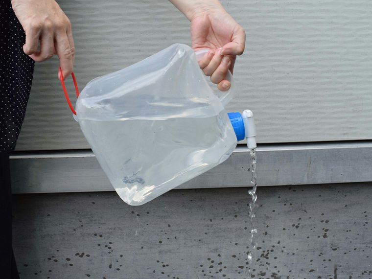 ファイン 折りたたみ式ウォータータンク 5L付属の紐で楽々給水