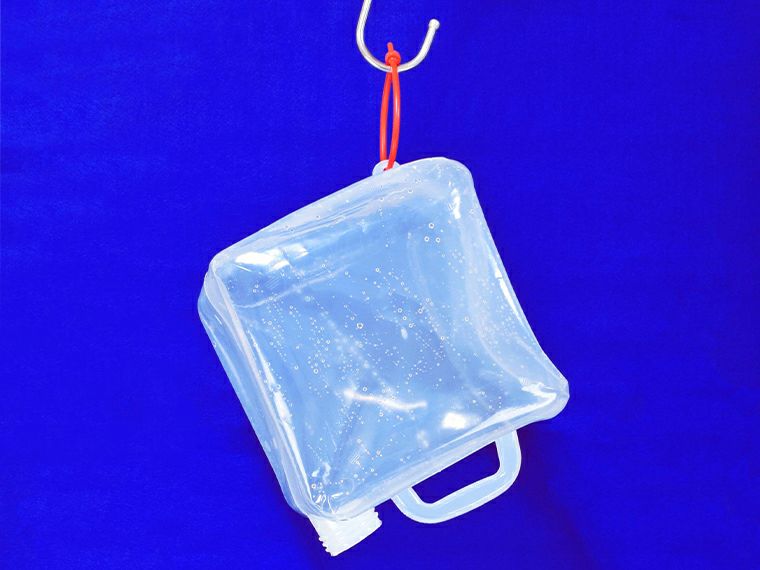 ファイン 折りたたみ式ウォータータンク 5L付属の紐で干すこともできる