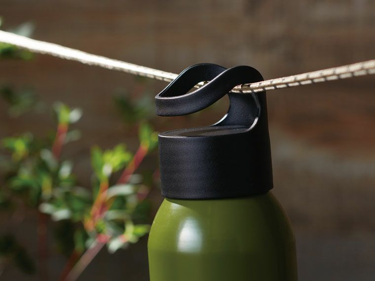 ロープやフックに掛けられるキャップ