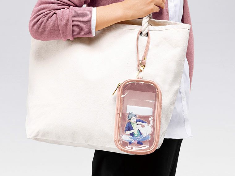 バッグに取り付けてお出かけ