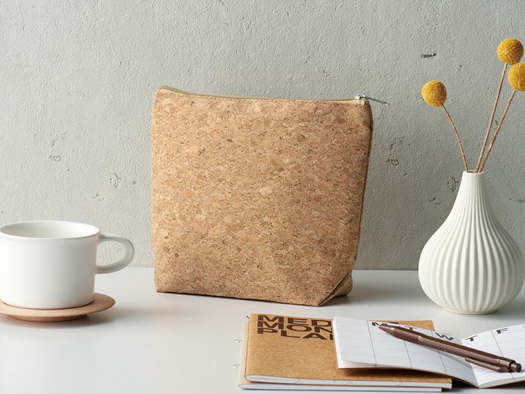 リル コルクでできたマルチポーチ