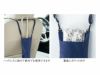 車内でも使用OK、裏面にはポケット付き