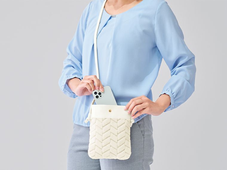 レグネージュ・ジャガードボアポシェット使用イメージ