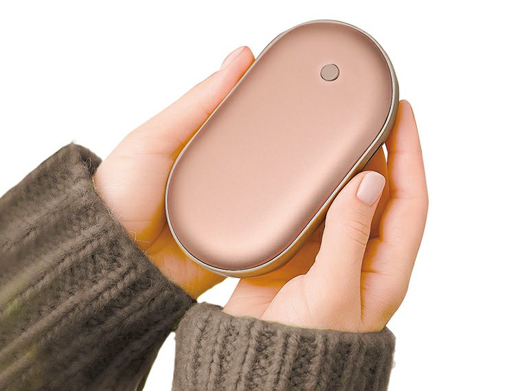 モバイルバッテリー機能付ハンディカイロ 使用イメージ