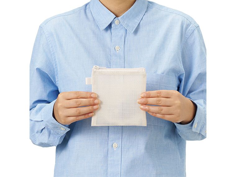 ハードメッシュフラットポーチ（SS）のサイズ感