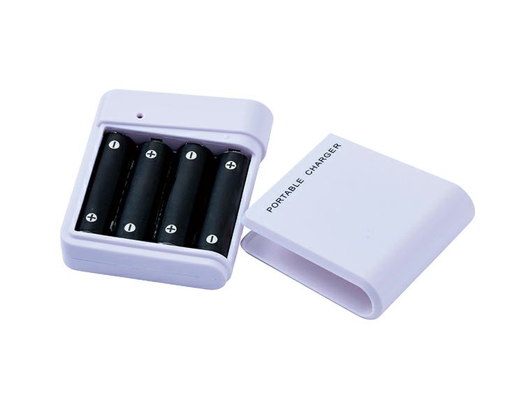 備えて安心　乾電池式充電器の電池部画像