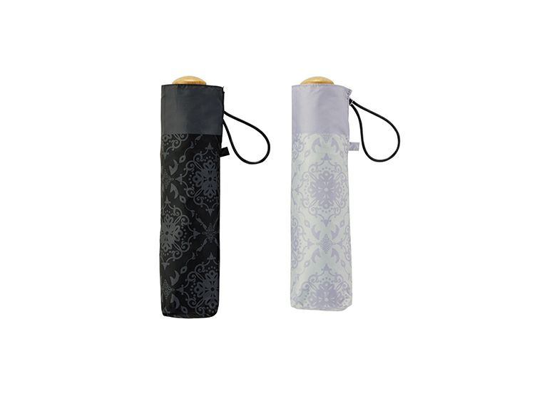 レフィナ　晴雨兼用折傘の折りたたんだ状態