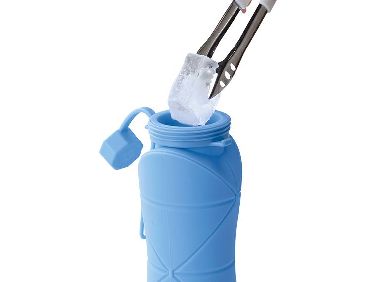 コルン　シリコン折りたたみボトル600mlの口径は広く氷も入れやすいです