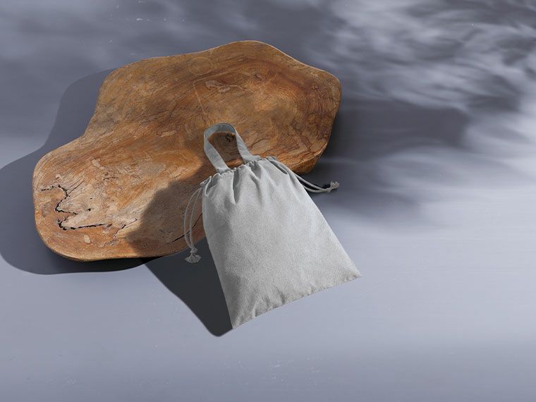 スフィア・リサイクルコットンフラット2WAY巾着バッグの使用イメージ