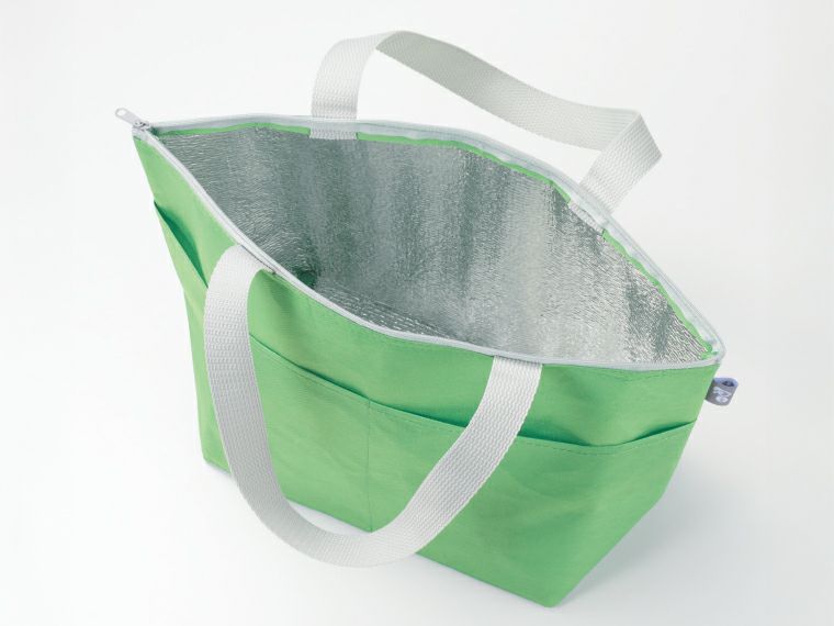 リル　再生PETポケット付保冷温バッグの内側はアルミ蒸着フィルム仕様です。