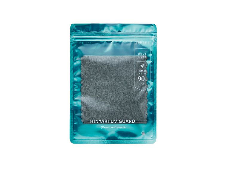 ヒンヤリUVガード スリムクールタオルはジッパーケース入りです。