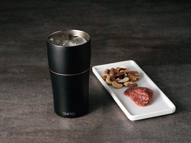 AZ-01 会津塗り会津蒔絵 真空二重ステンレスタンブラー 490ml CRAFTEDを使うといつもの空間が特別な空間になります。