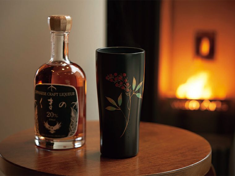 AZ-11 会津蒔絵 真空二重ステンレスタンブラー 450ml 南天のを使うといつもの空間が特別な空間になります。