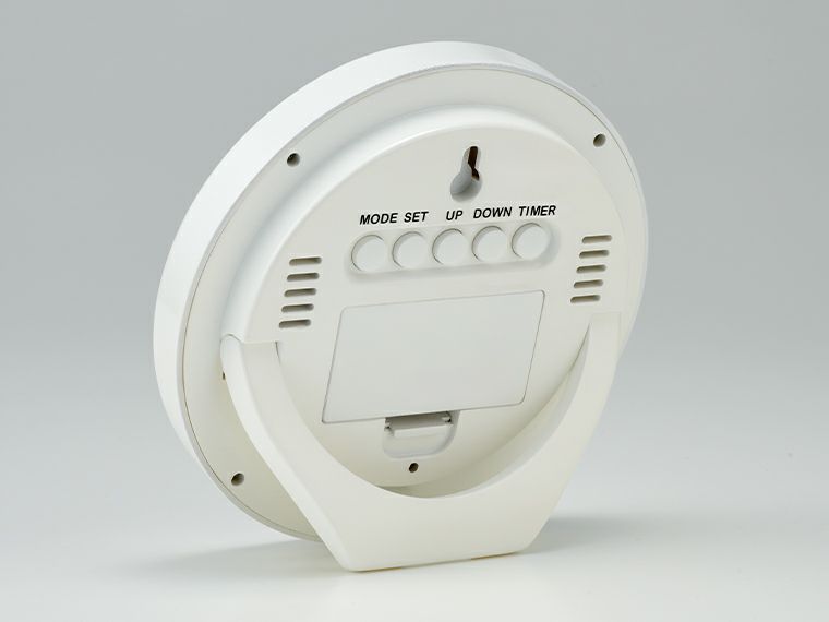 表示が見やすい丸時計の裏面画像