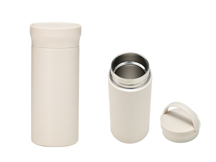 ハンドル付シームレスボトル350mlはキャップとパッキンが一体化したシームレス仕様です。